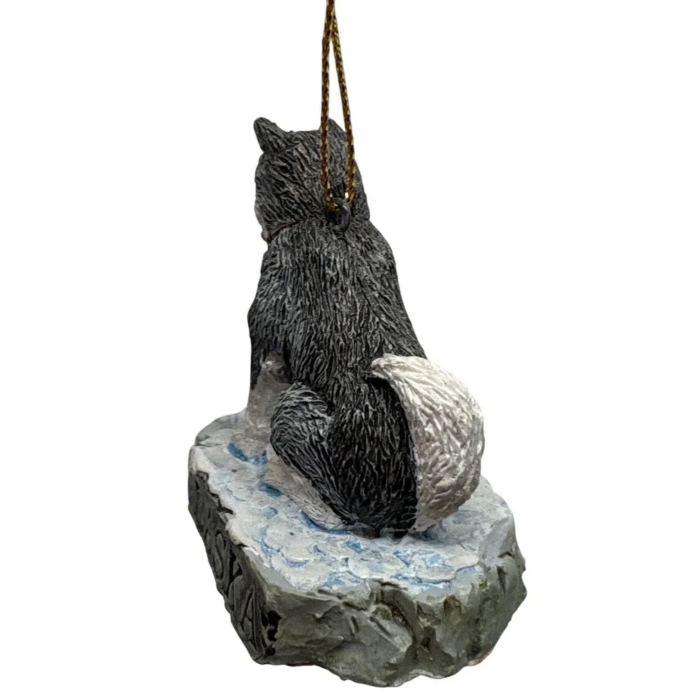 Alaska Siberian Husky Sled‎ Dog Resin Christmas Ornament Grey White Figurine